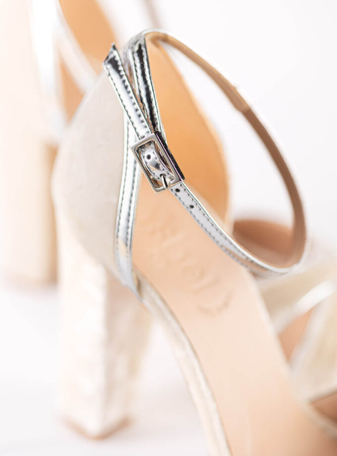 Sandalias de plataforma Laura en beige y plata - Ysbel