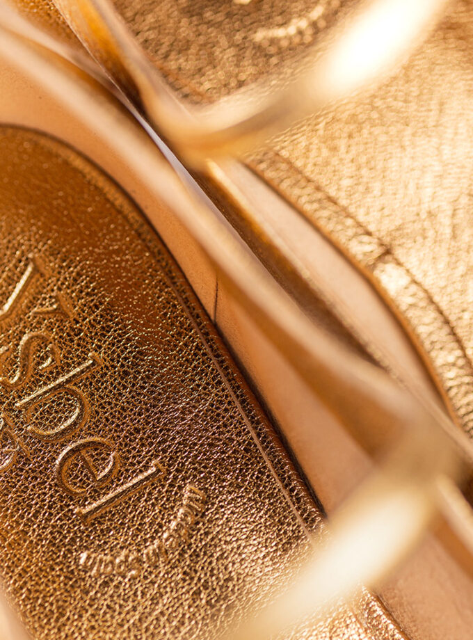 Merceditas Doradas de Piel para Mujer – Elegancia y Comodidad | Ysbel