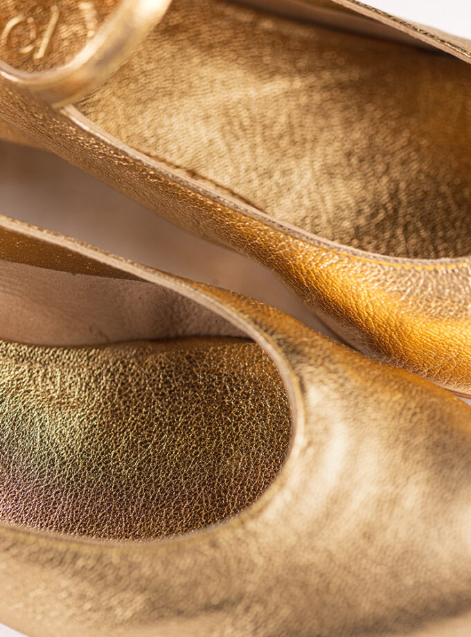 Merceditas Doradas de Piel para Mujer – Elegancia y Comodidad | Ysbel