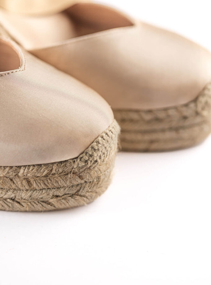 <b>Alpargatas de cuña Covadonga</br></b> Champagne