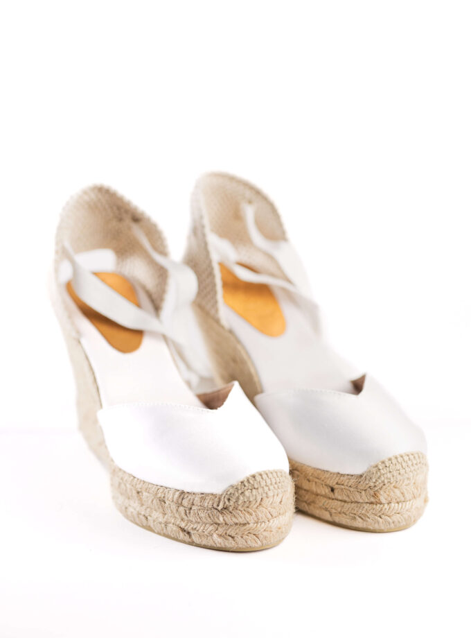 <b>Alpargatas de cuña Covadonga</br></b> Blancas