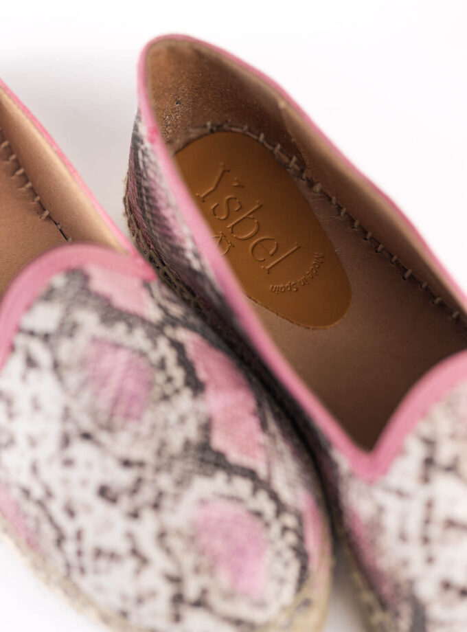 <b>Alpargatas planas slippers Cristina</br></b> Serpiente Rosa