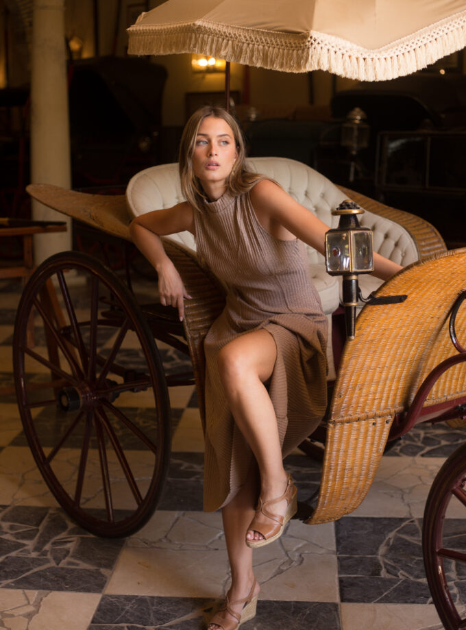 <b>Alpargatas de cuña Macarena</br></b> Cuero