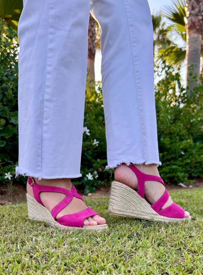 <b>Alpargatas de cuña Rocío</b></br> Fuxia