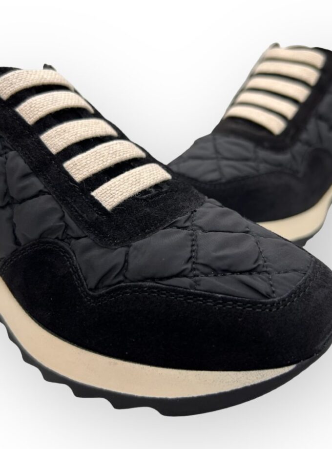 Zapatillas Casual Negras para Mujer - Elegancia y Confort | Ysbel