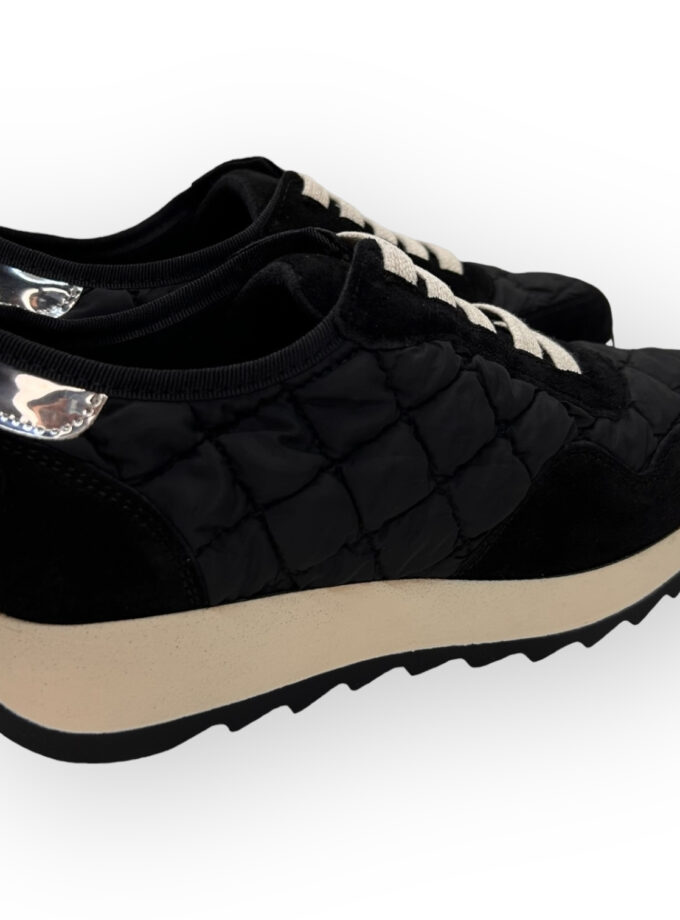 Zapatillas Casual Negras para Mujer - Elegancia y Confort | Ysbel