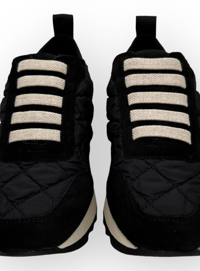 Zapatillas Casual Negras para Mujer - Elegancia y Confort | Ysbel