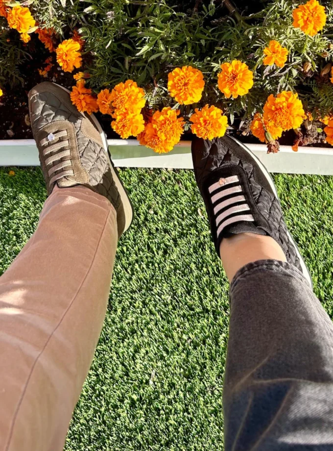 Zapatillas Casual Negras para Mujer - Elegancia y Confort | Ysbel