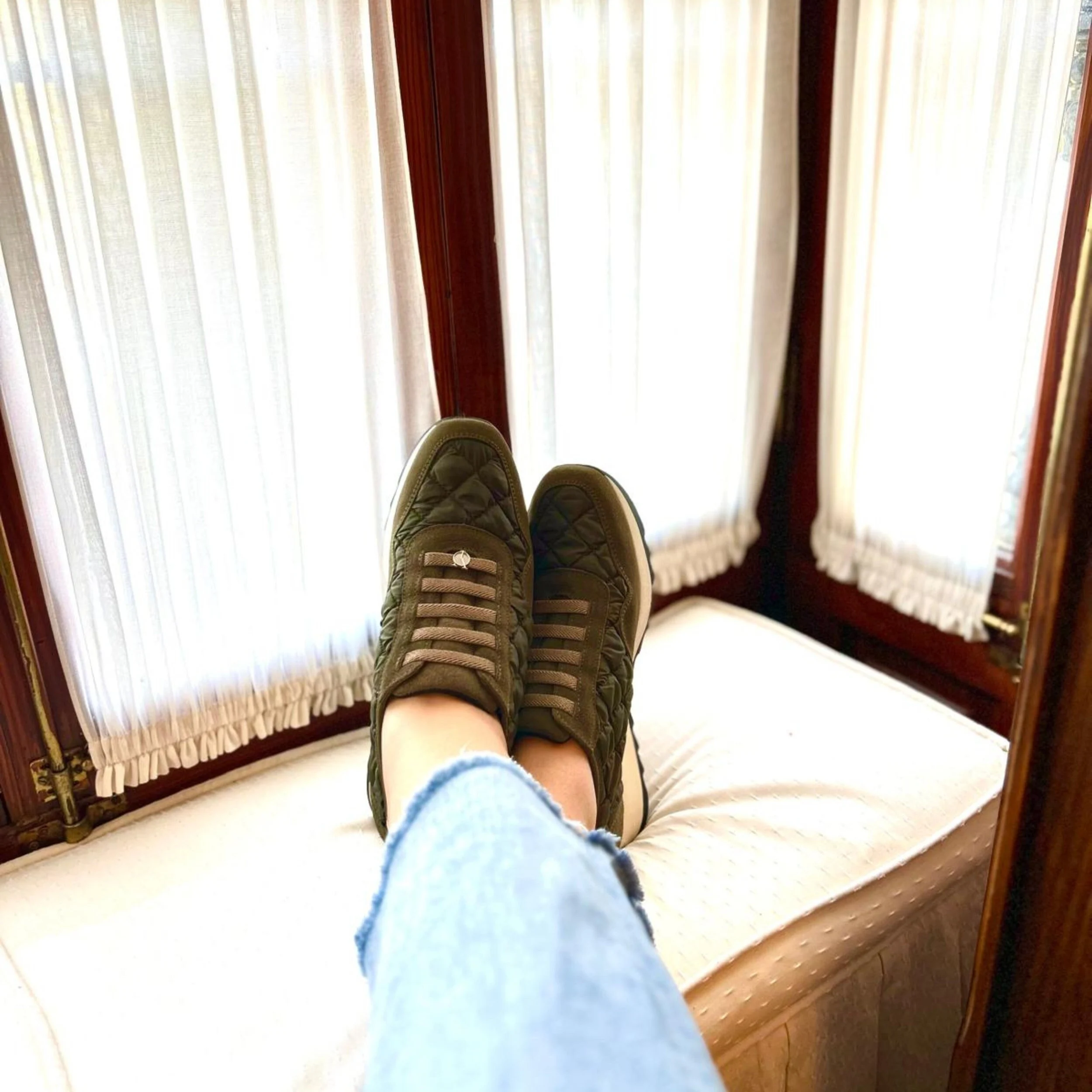 Zapatillas Casual Caqui para Mujer - Comodidad y Estilo | Ysbel