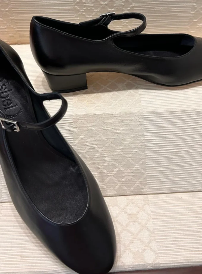 Merceditas Negras de Piel para Mujer – Elegancia y Comodidad | Ysbel