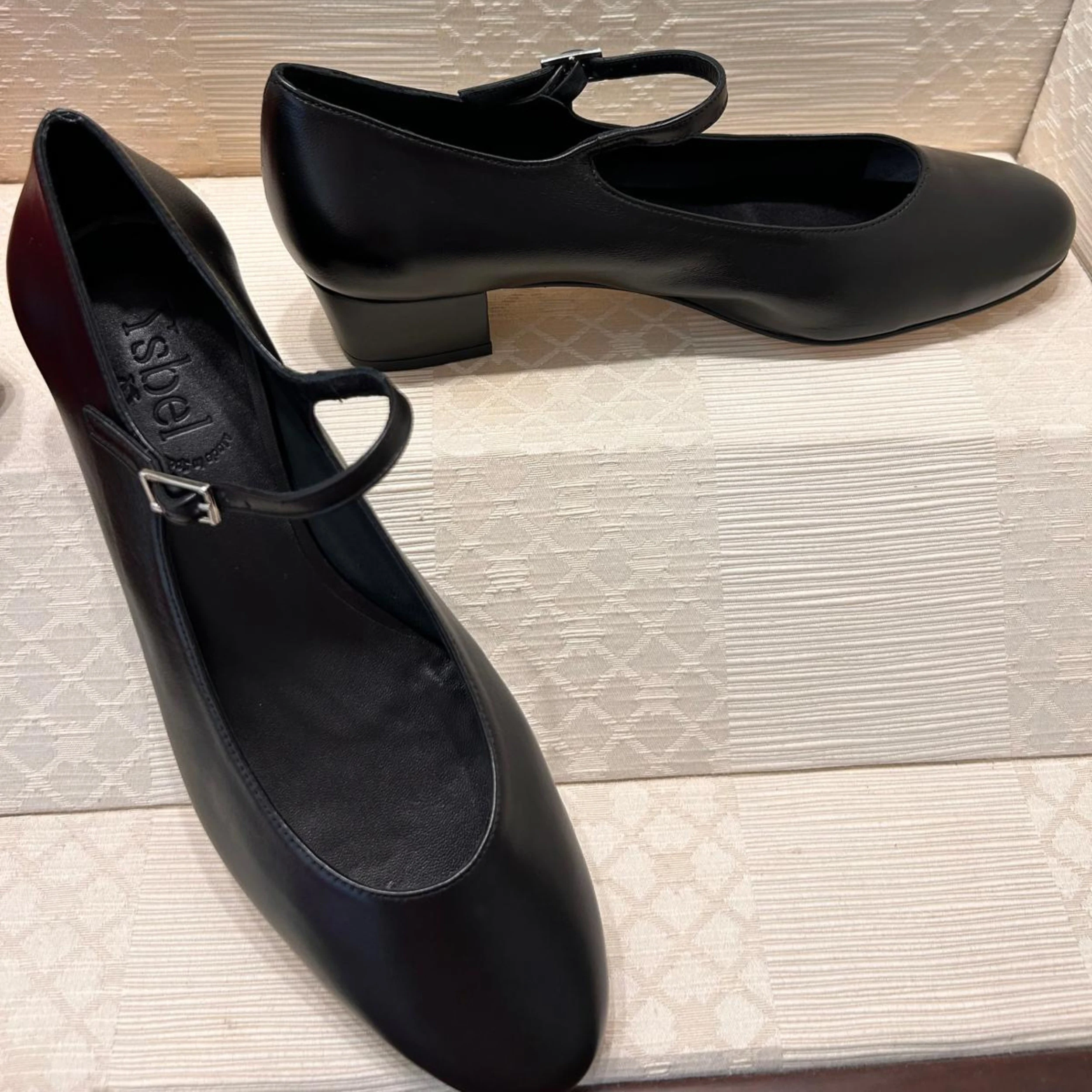 Merceditas Negras de Piel para Mujer – Elegancia y Comodidad | Ysbel - Imagen 4