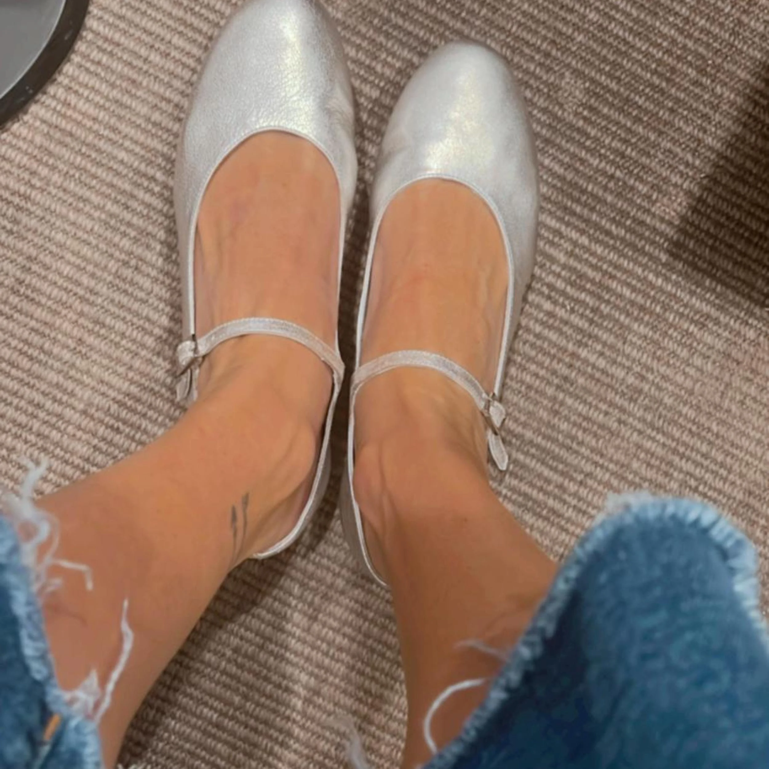 Merceditas Plateadas de Piel para Mujer – Elegancia y Comodidad | Ysbel