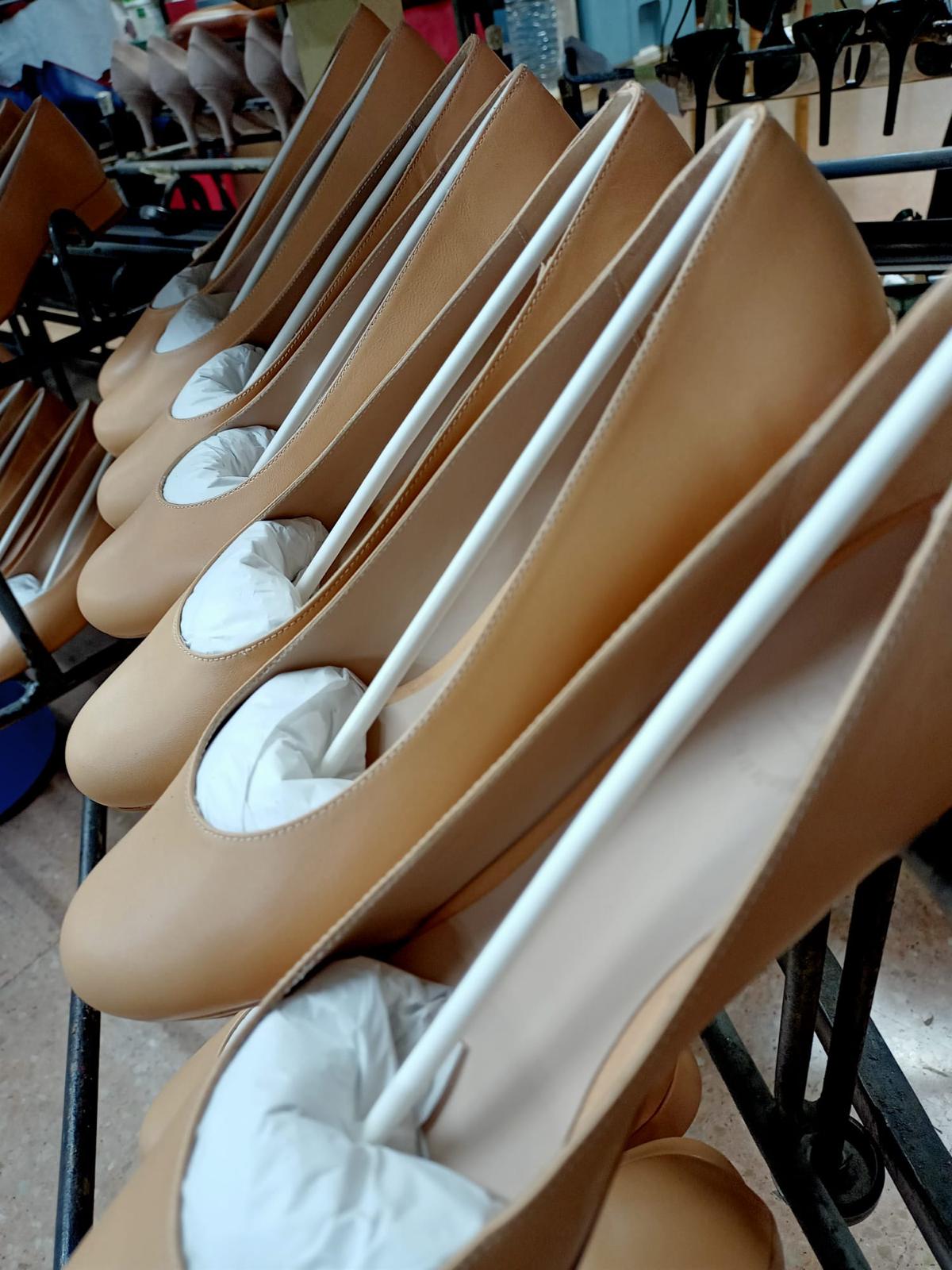 Zapatos cómodos y atemporales de piel hechos 100% en España